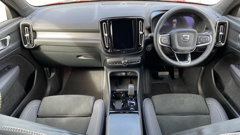 Volvo Xc40 2.0 B4P Plus Dark 5dr AWD Auto Petrol Estate